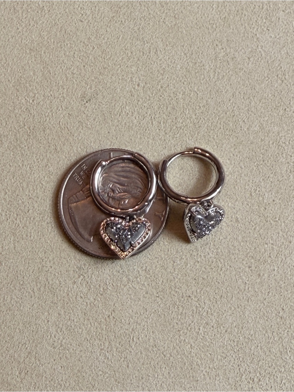 Kendra Scott Ari Heart Silver Huggie Earrings in Platinum Drusy - Picture 4 of 7